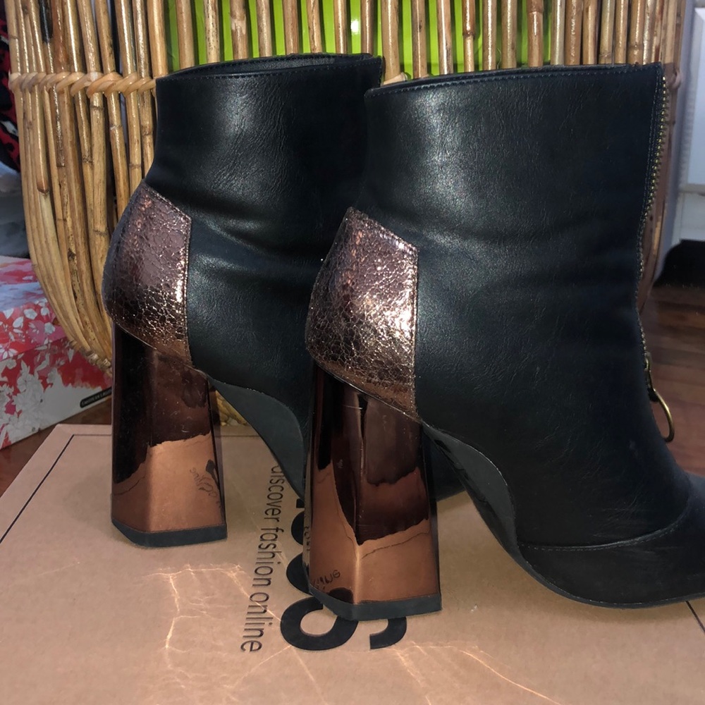 Two tone Ankle Boots